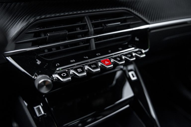 Peugeot 2008 1.2 PureTech GT: la prova su strada