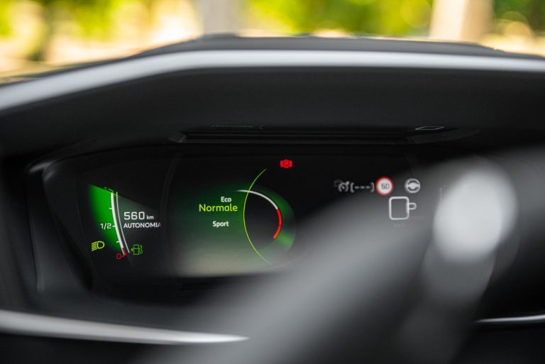 Peugeot 2008 1.2 PureTech GT: la prova su strada