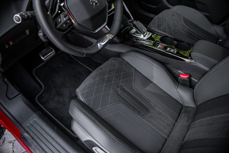 Peugeot 2008 1.2 PureTech GT: la prova su strada