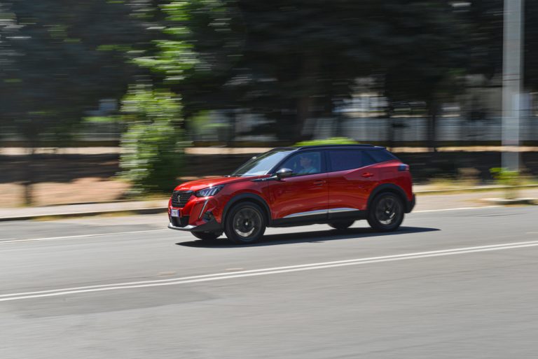 Peugeot 2008 1.2 PureTech GT: la prova su strada