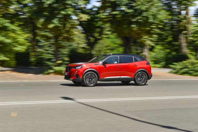 Peugeot 2008 1.2 PureTech GT: la prova su strada