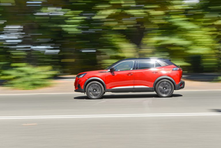Peugeot 2008 1.2 PureTech GT: la prova su strada