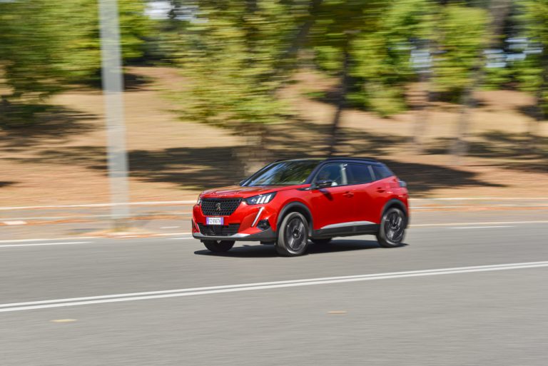 Peugeot 2008 1.2 PureTech GT: la prova su strada