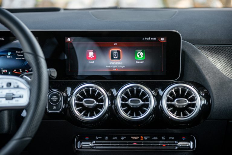 Mercedes GLA 200d Sport 4Matic: la prova su strada
