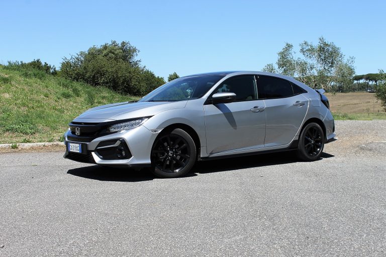 Honda Civic 1.0T Executive Sport Line: la prova su strada