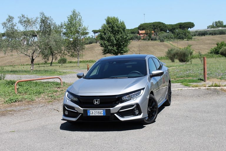 Honda Civic 1.0T Executive Sport Line: la prova su strada