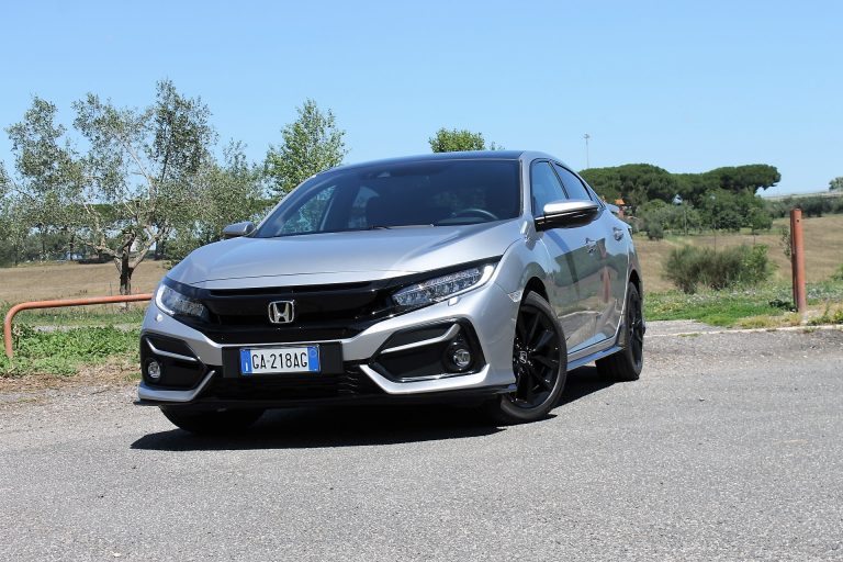 Honda Civic 1.0T Executive Sport Line: la prova su strada