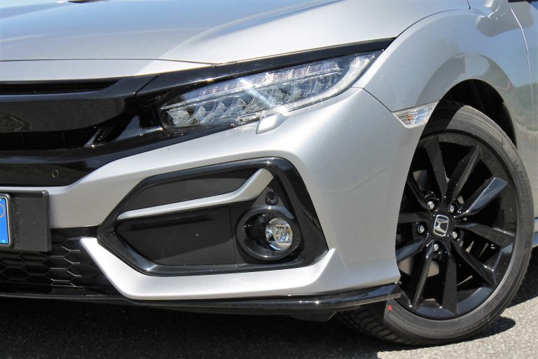 Honda Civic 1.0T Executive Sport Line: la prova su strada