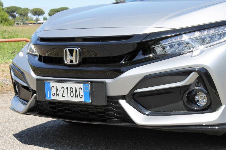 Honda Civic 1.0T Executive Sport Line: la prova su strada