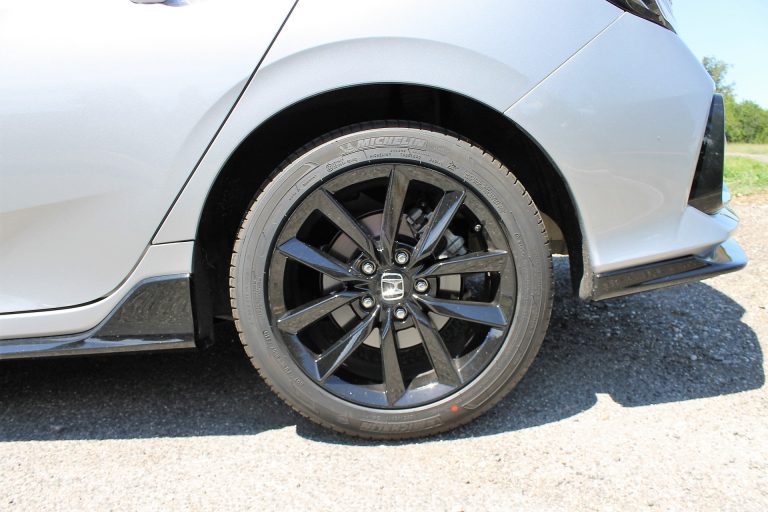 Honda Civic 1.0T Executive Sport Line: la prova su strada