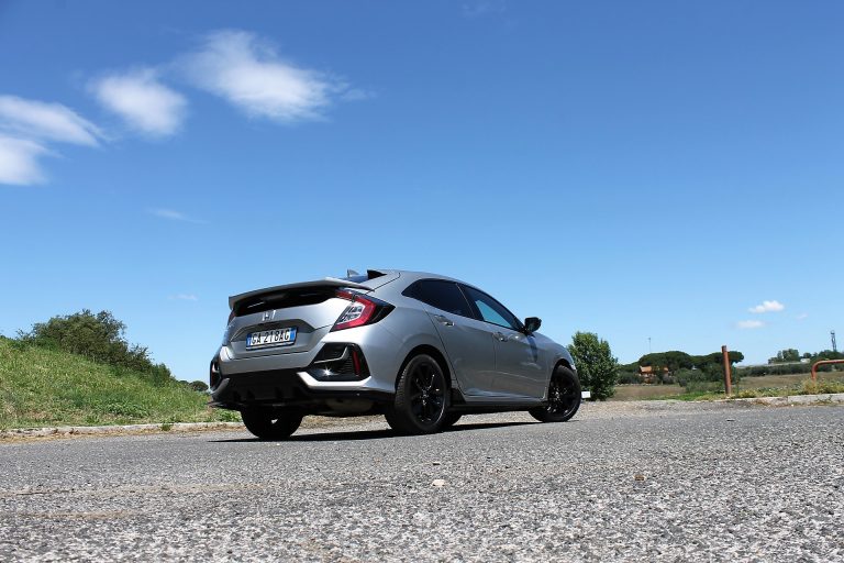 Honda Civic 1.0T Executive Sport Line: la prova su strada