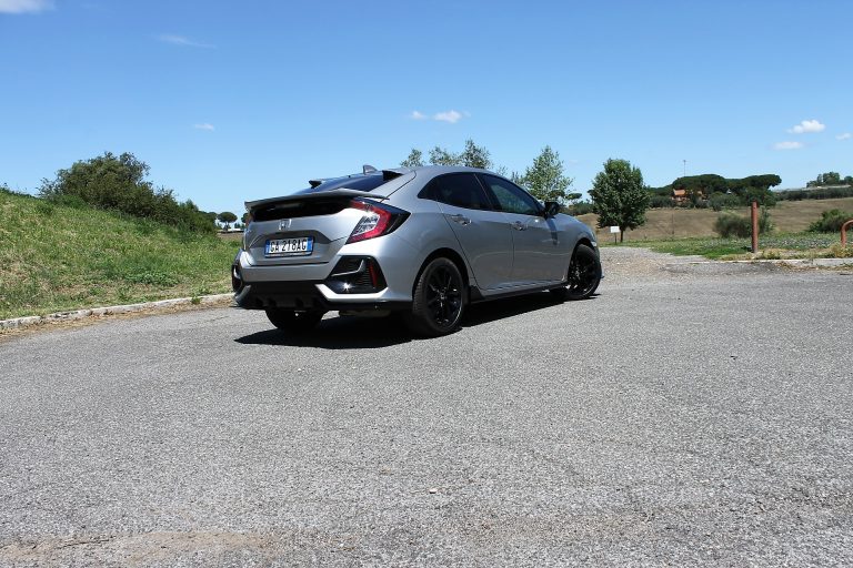 Honda Civic 1.0T Executive Sport Line: la prova su strada