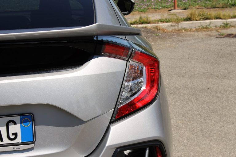 Honda Civic 1.0T Executive Sport Line: la prova su strada