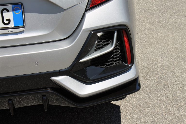 Honda Civic 1.0T Executive Sport Line: la prova su strada