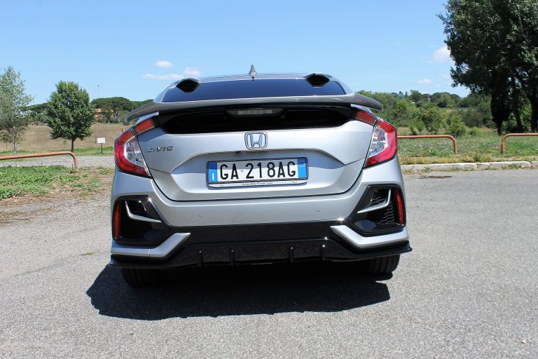 Honda Civic 1.0T Executive Sport Line: la prova su strada