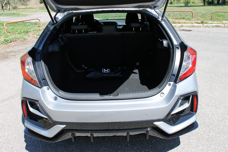 Honda Civic 1.0T Executive Sport Line: la prova su strada
