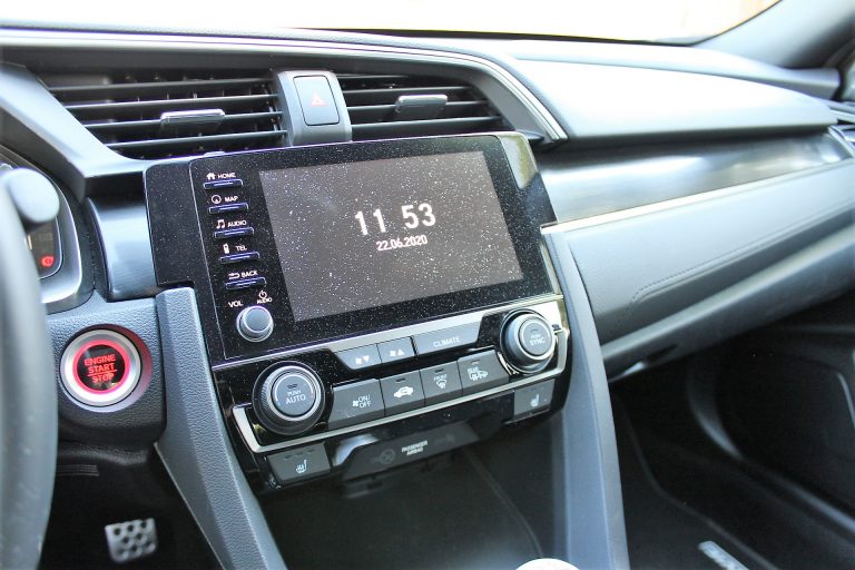 Honda Civic 1.0T Executive Sport Line: la prova su strada
