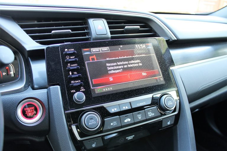 Honda Civic 1.0T Executive Sport Line: la prova su strada