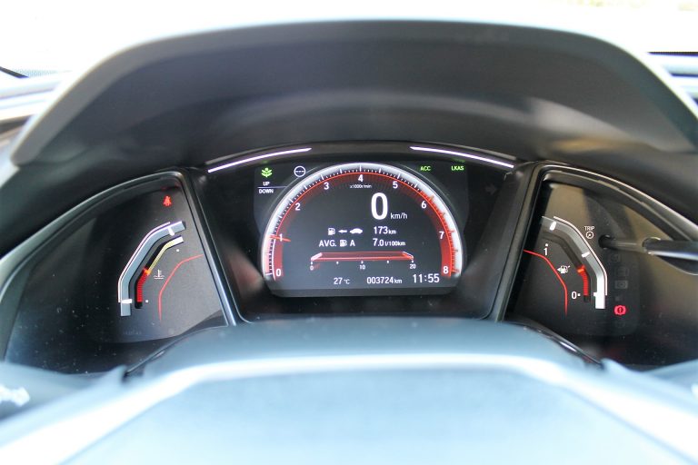 Honda Civic 1.0T Executive Sport Line: la prova su strada