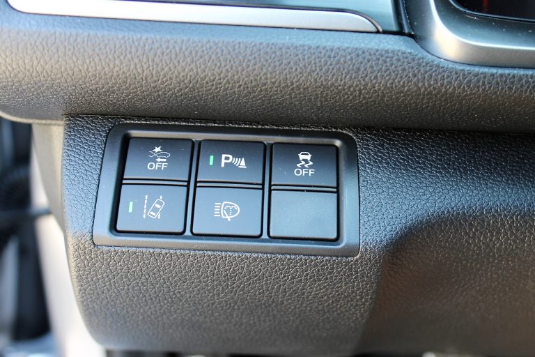 Honda Civic 1.0T Executive Sport Line: la prova su strada