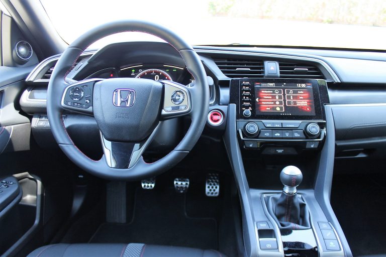 Honda Civic 1.0T Executive Sport Line: la prova su strada