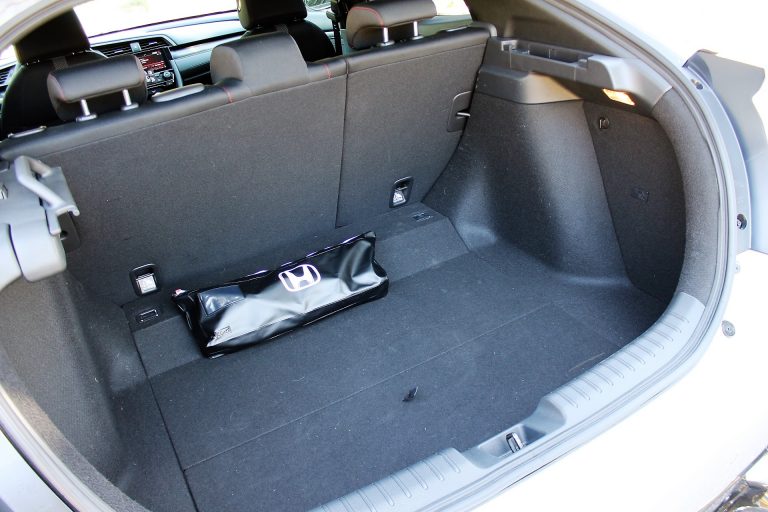 Honda Civic 1.0T Executive Sport Line: la prova su strada
