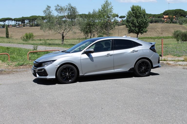 Honda Civic 1.0T Executive Sport Line: la prova su strada