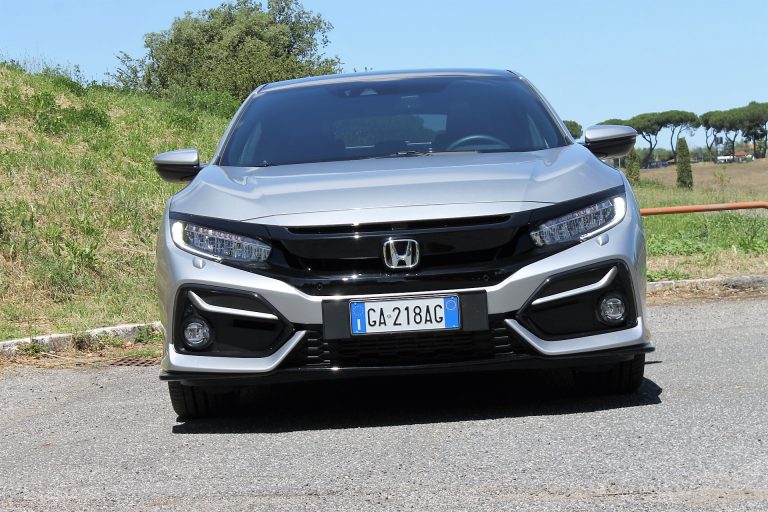 Honda Civic 1.0T Executive Sport Line: la prova su strada
