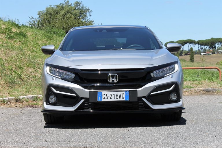 Honda Civic 1.0T Executive Sport Line: la prova su strada
