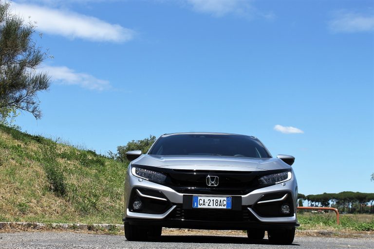 Honda Civic 1.0T Executive Sport Line: la prova su strada