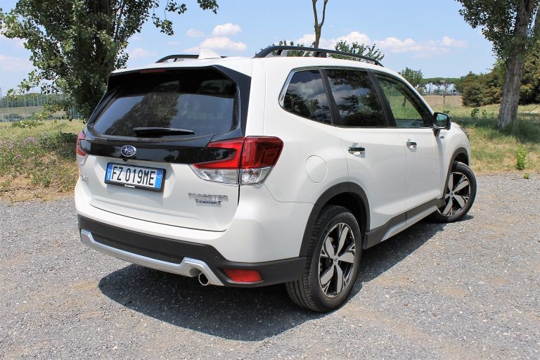 Subaru Forester eBoxer 2.0i: la prova su strada
