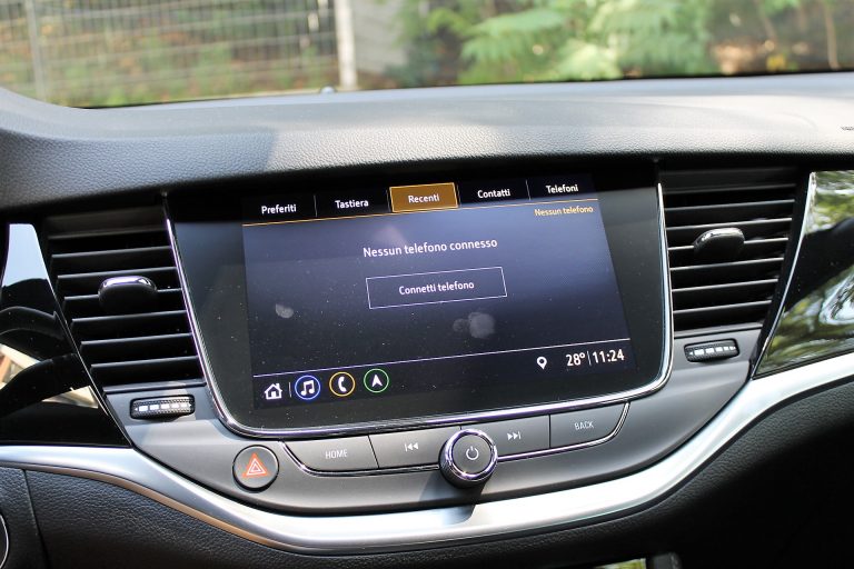 Opel Astra 1.5 CDTI 122 CV Ultimate: la prova su strada