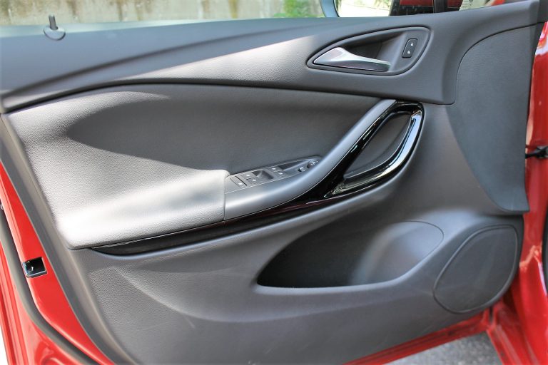 Opel Astra 1.5 CDTI 122 CV Ultimate: la prova su strada