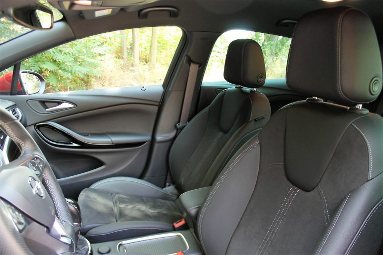 Opel Astra 1.5 CDTI 122 CV Ultimate: la prova su strada
