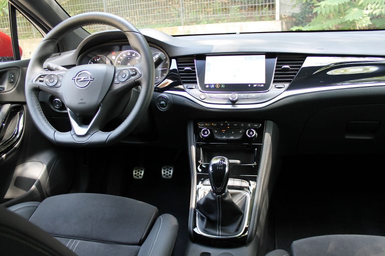 Opel Astra 1.5 CDTI 122 CV Ultimate: la prova su strada