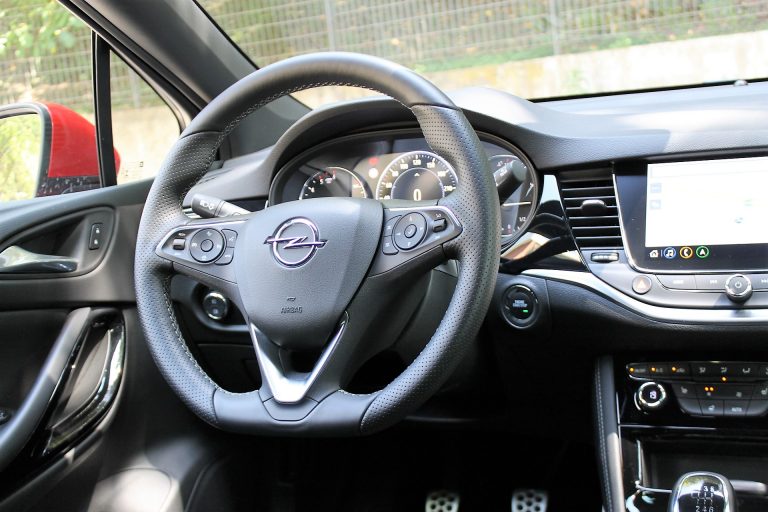 Opel Astra 1.5 CDTI 122 CV Ultimate: la prova su strada