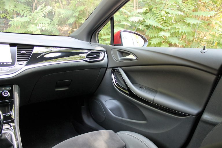 Opel Astra 1.5 CDTI 122 CV Ultimate: la prova su strada