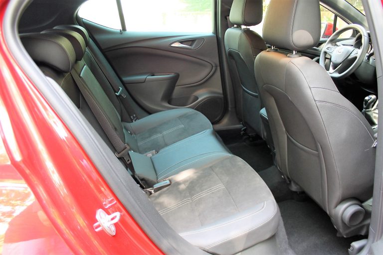 Opel Astra 1.5 CDTI 122 CV Ultimate: la prova su strada
