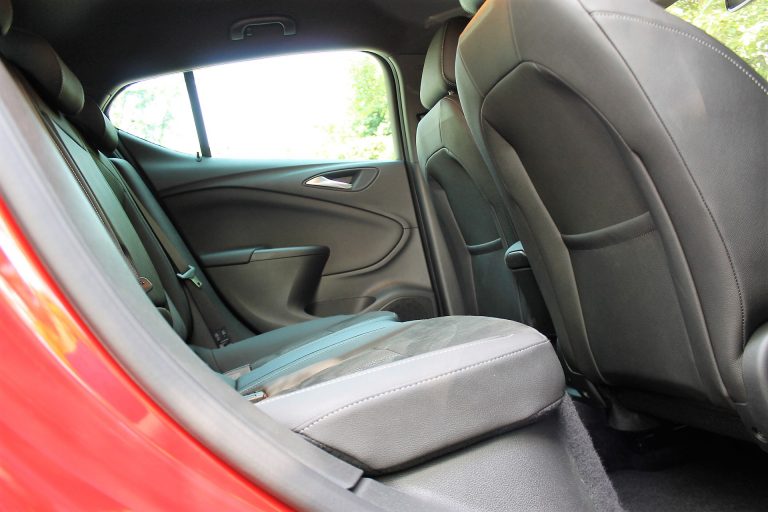 Opel Astra 1.5 CDTI 122 CV Ultimate: la prova su strada