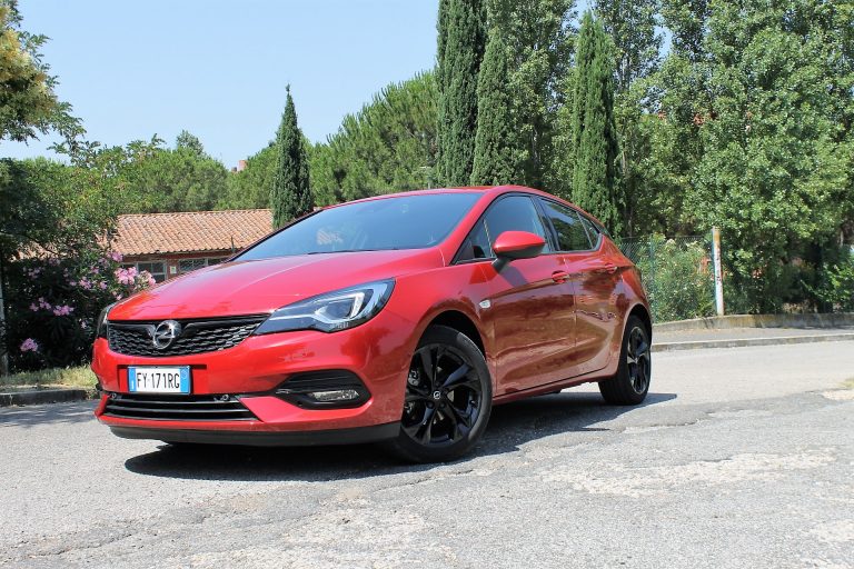 Opel Astra 1.5 CDTI 122 CV Ultimate: la prova su strada