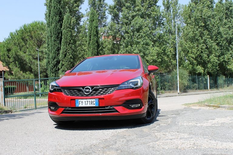 Opel Astra 1.5 CDTI 122 CV Ultimate: la prova su strada