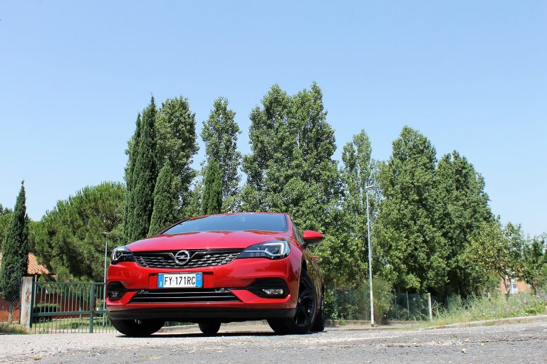 Opel Astra 1.5 CDTI 122 CV Ultimate: la prova su strada