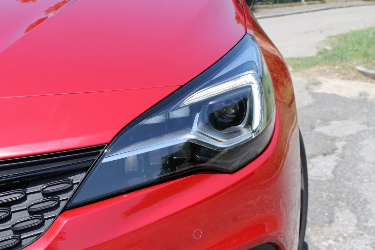 Opel Astra 1.5 CDTI 122 CV Ultimate: la prova su strada