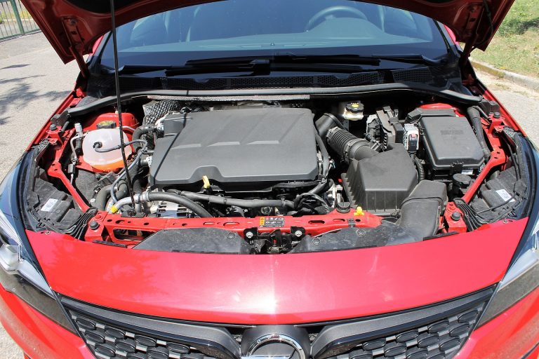 Opel Astra 1.5 CDTI 122 CV Ultimate: la prova su strada