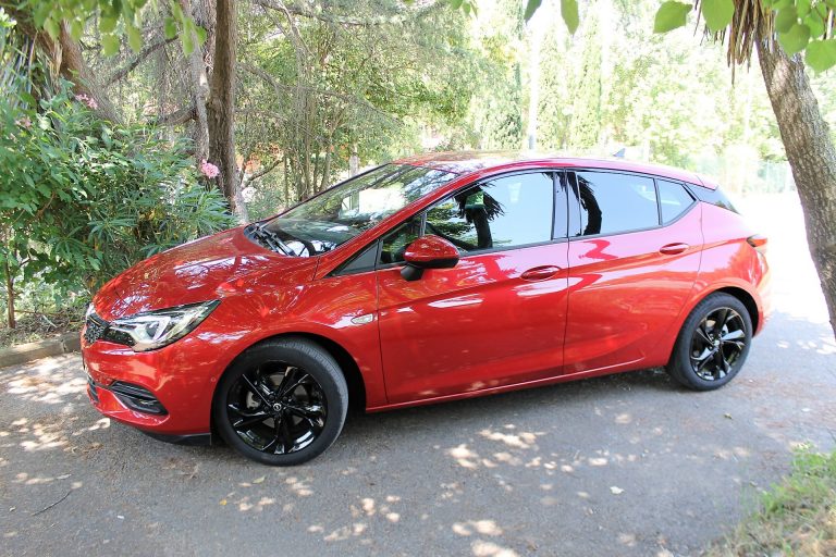 Opel Astra 1.5 CDTI 122 CV Ultimate: la prova su strada
