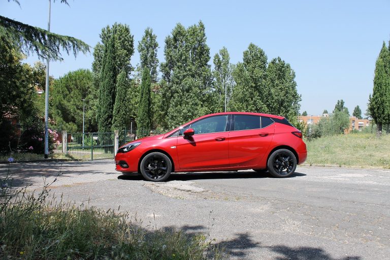 Opel Astra 1.5 CDTI 122 CV Ultimate: la prova su strada