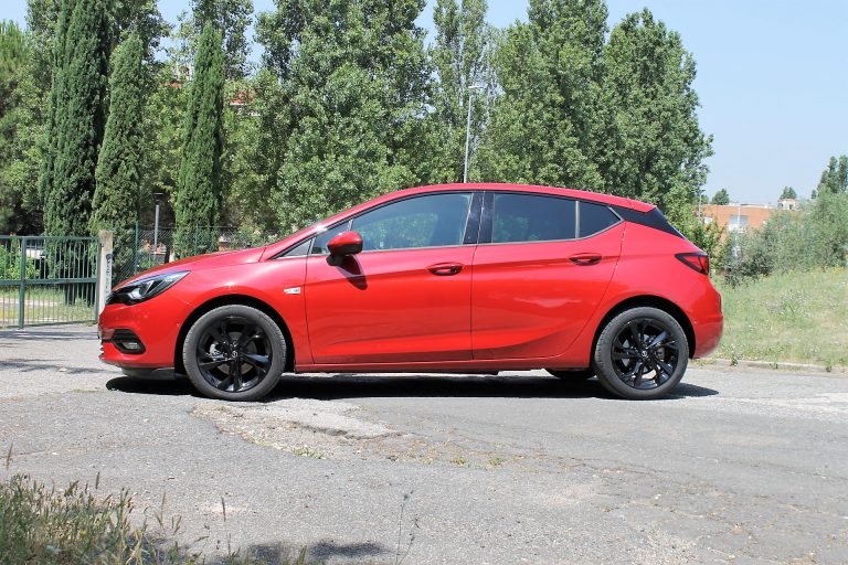 Opel Astra 1.5 CDTI 122 CV Ultimate: la prova su strada