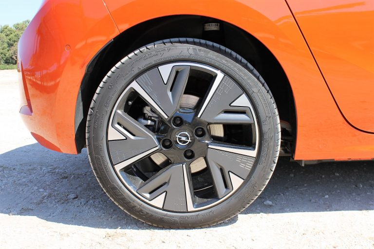 Opel Corsa-e: primo contatto