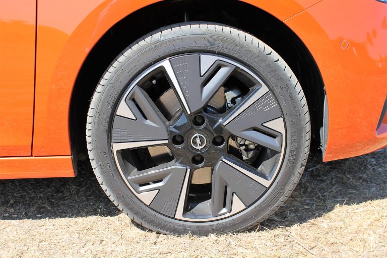 Opel Corsa-e: primo contatto