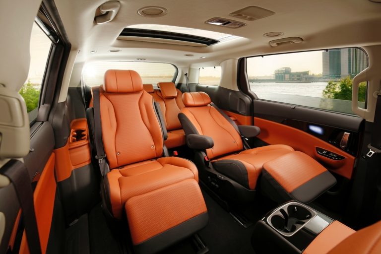 Kia svela la quarta generazione della Carnival